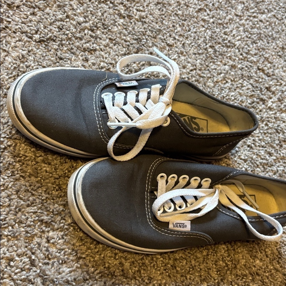 Vans - Picture 3 of 7